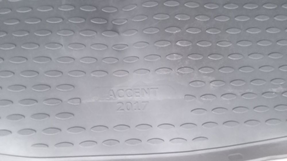 Продам коврик на машину