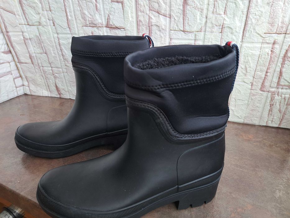 дамски боти,зимни обувки,гумени ботуши Tommy Hilfiger номер39,нови