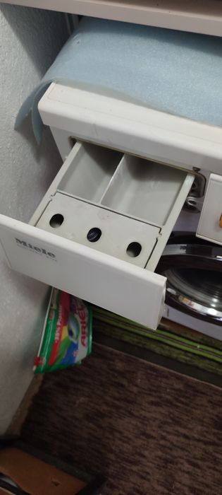 Продавам работеща пералня