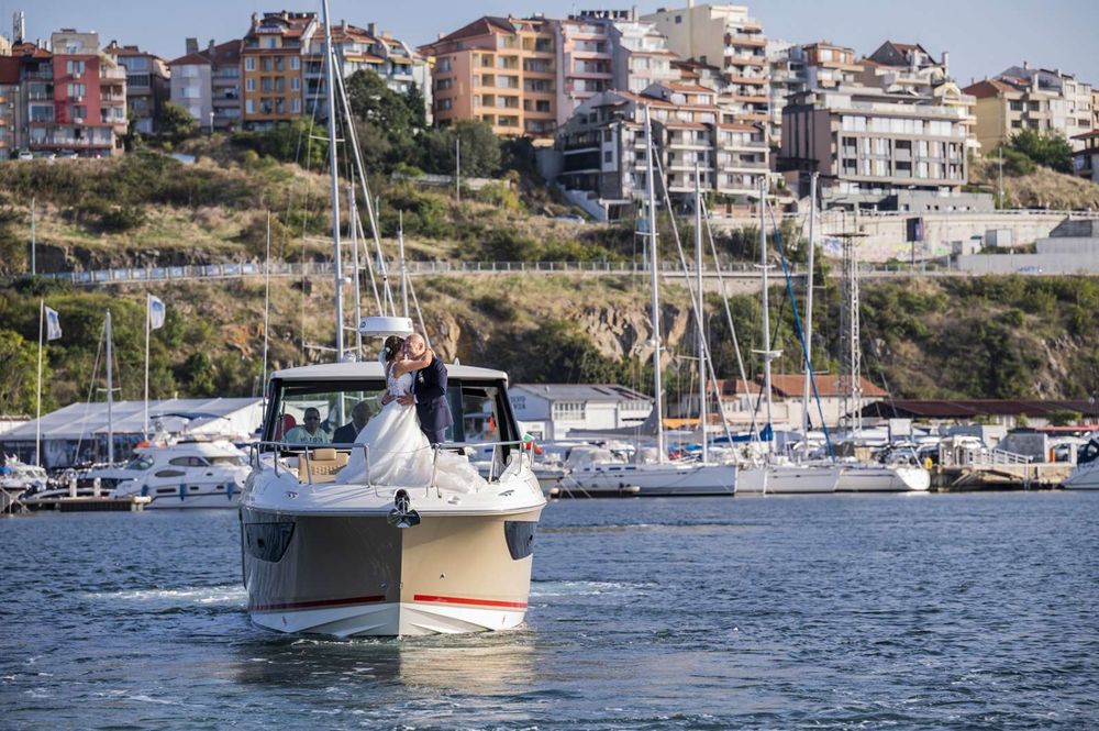 Сватбен фотограф, Видеооператор на достъпни цени. Дрон заснемане.