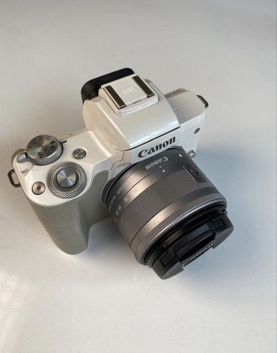 Canon EOS M50 + объективы + адаптер EF-EOS M + 2 аккумулятора