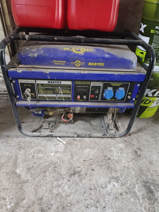 Продам бензиновый генератор