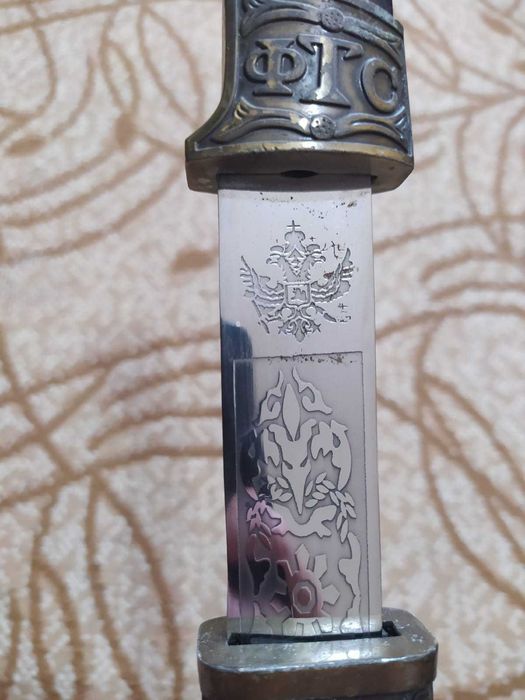 Продам сувенирную саблю