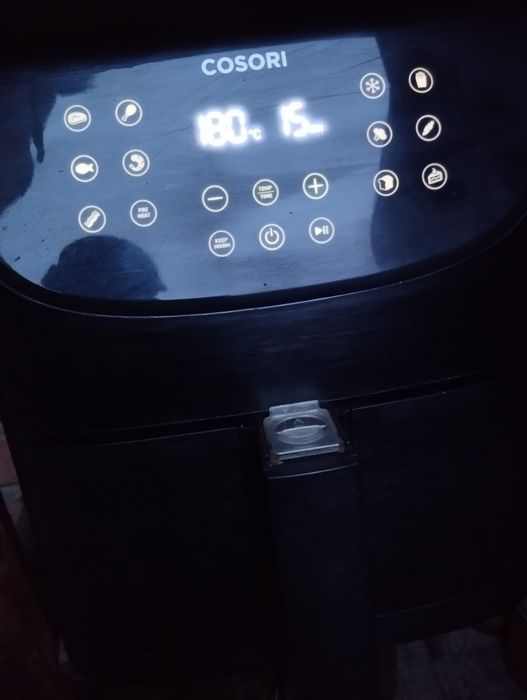 Уред за готвене без мазнина Cosori made in U.S.A. ейрфрайер