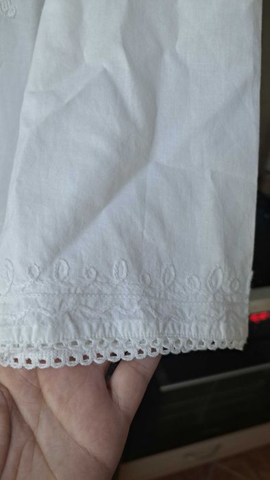 Бяла туника с бродерия