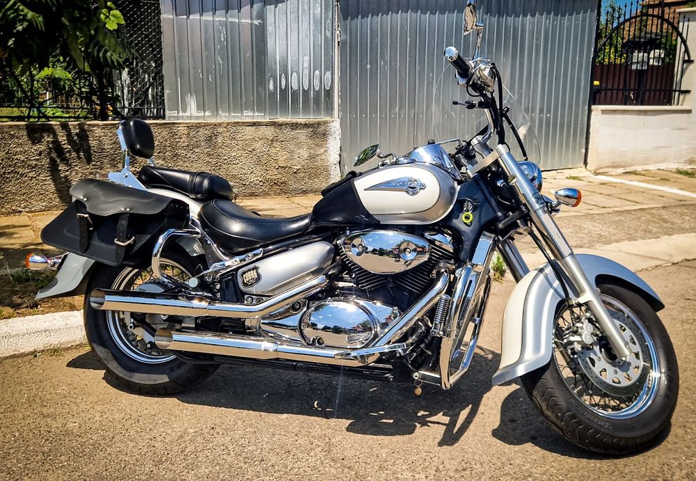 Vând Suzuki Intruder