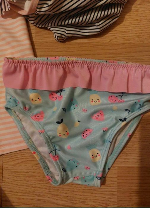 Lot plaja costume baie protectie UV, pentru 1-2 ani marime 86-92.