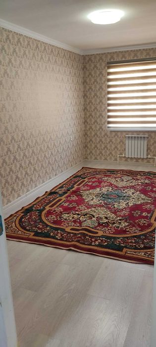 Срочно Машина бозор олдида 3 хонали 3/3/5 60м2 квартира сотилади