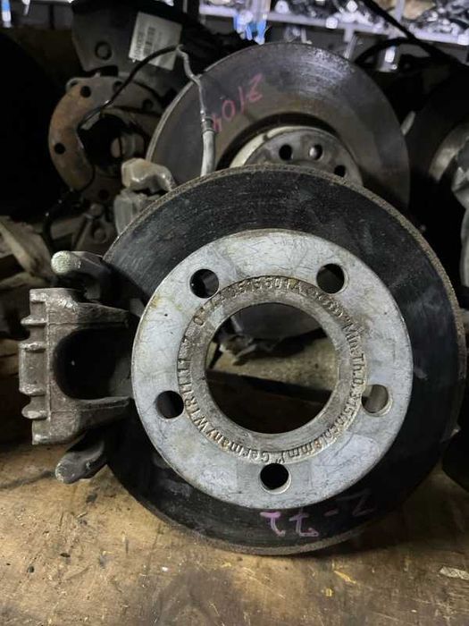 Тормозной диск задний Фольксваген Пассат Б5+ 2.3 V5