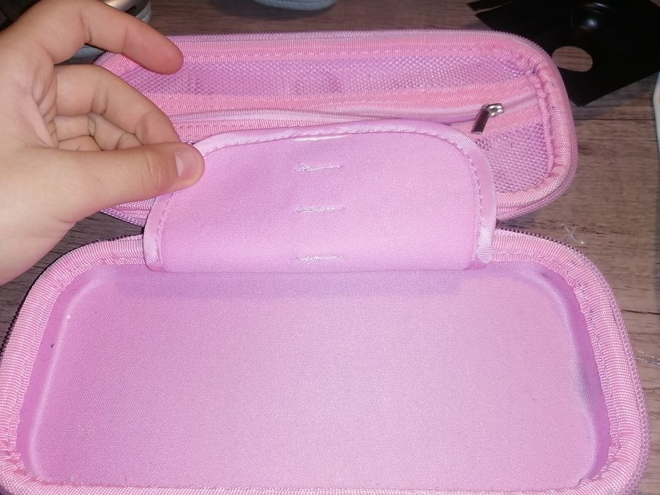 Розовый пенал для школьников