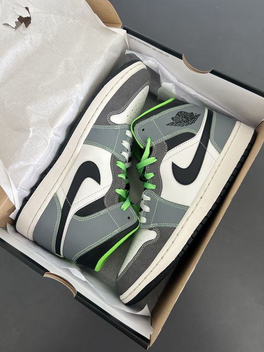 Air Jordan 1 Mid SE "Iron Grey / Green" - Noi în Cutie - Mărimea 42.5