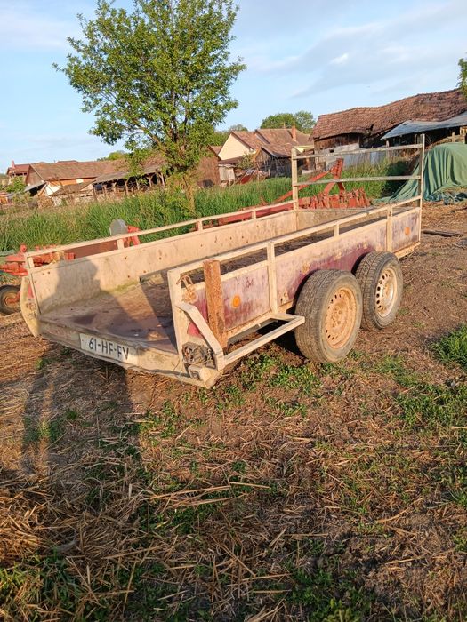 Vând diferite utilaje agricole sau schimb cu animale