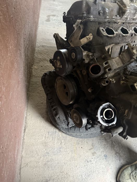 Мотор 2.6 от Мерседес V образный