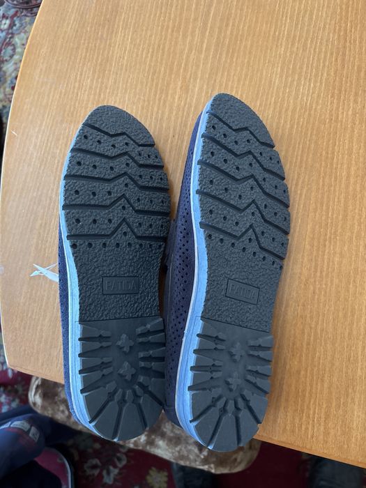 Продавам чисто нови обувки