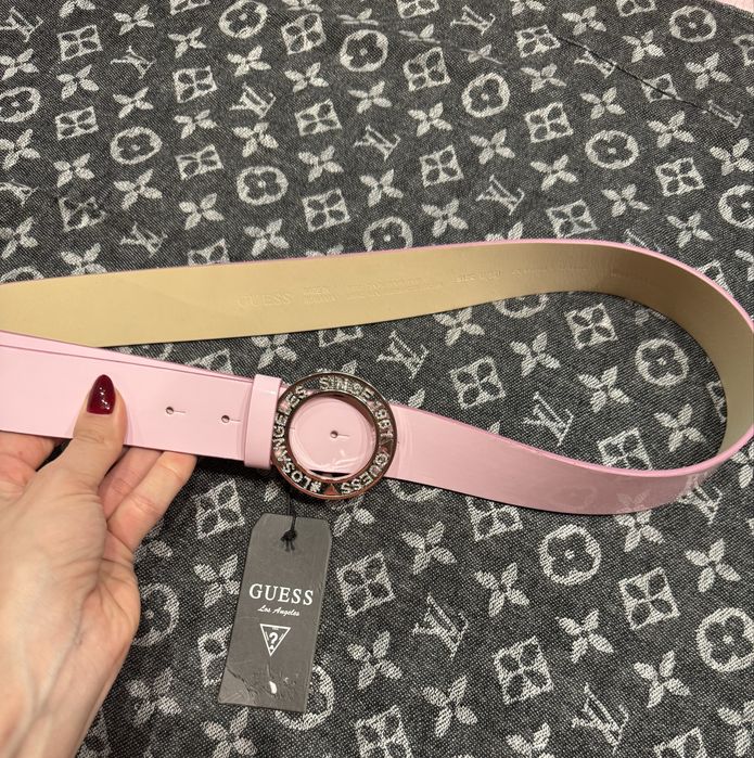 Чисто нов колан Guess