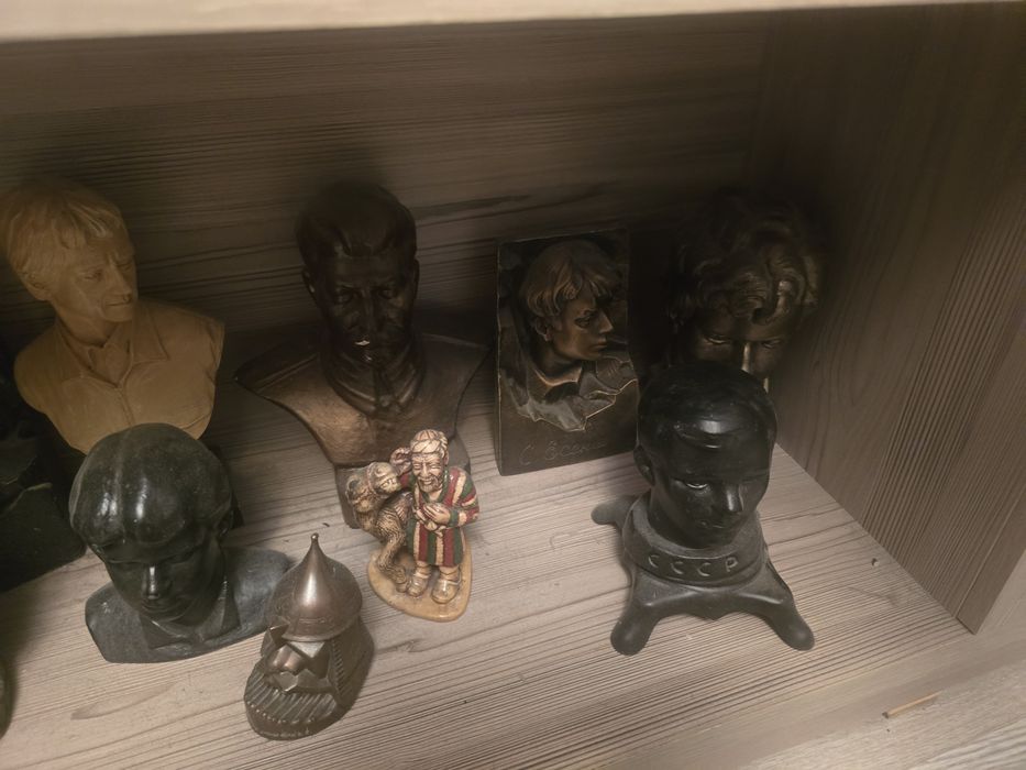 Статуэтки разные