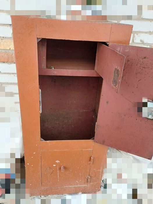 Продается сейф..