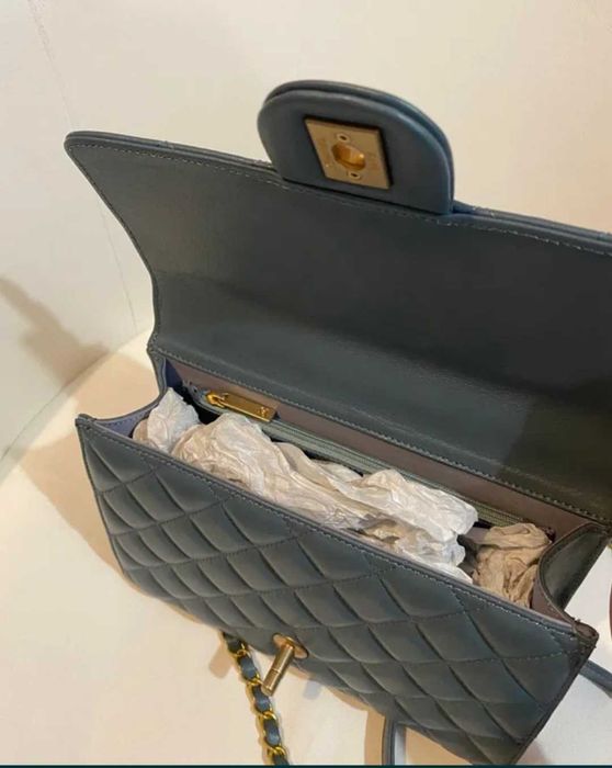 Chanel -естествена агнешка кожа,нова дамска чанта