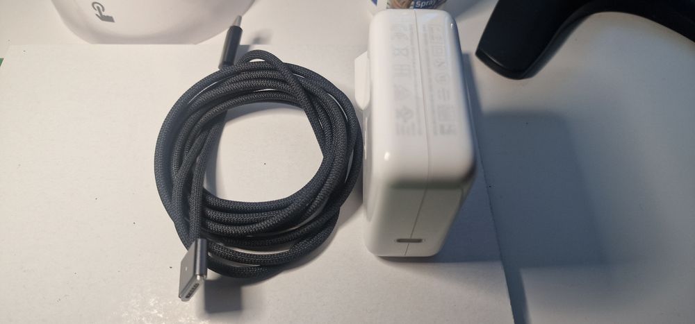 Apple 70W USB-C Power Adapter + Cablu MagSafe