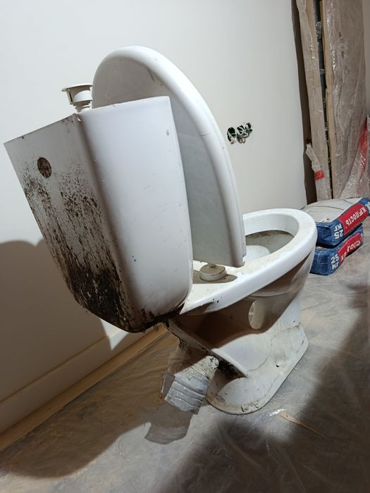 Продам унитаз б/у