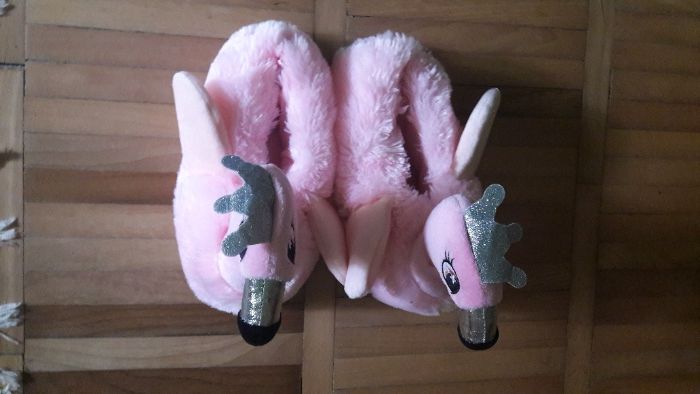 vand pantofi fetite, papucei de casă si sandale nr.34 si 35