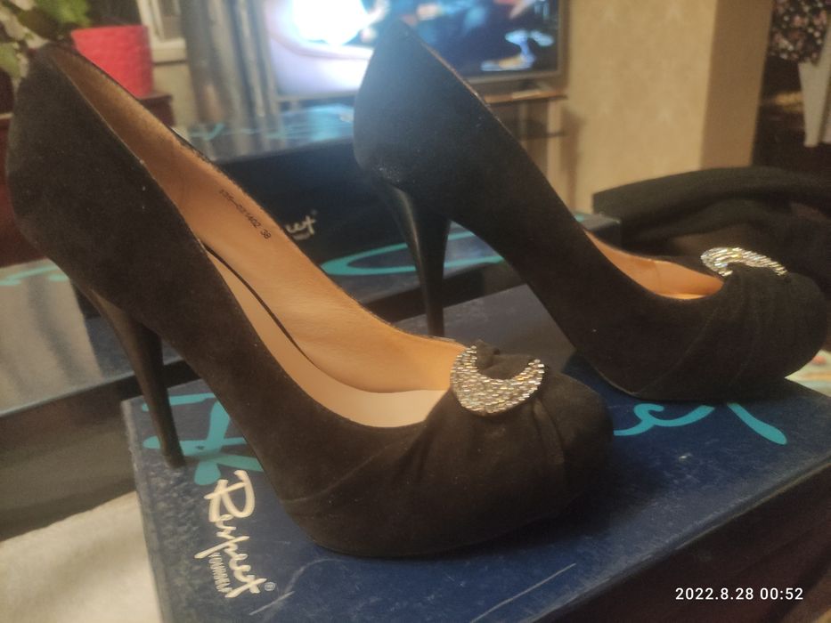 Продам туфли женские