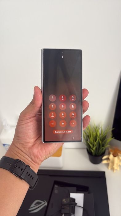 Продам  срочно либо обмен Samsung z fold 6