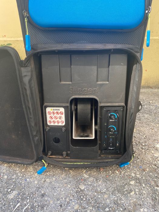 Tenis masina de aruncat mingi Slinger