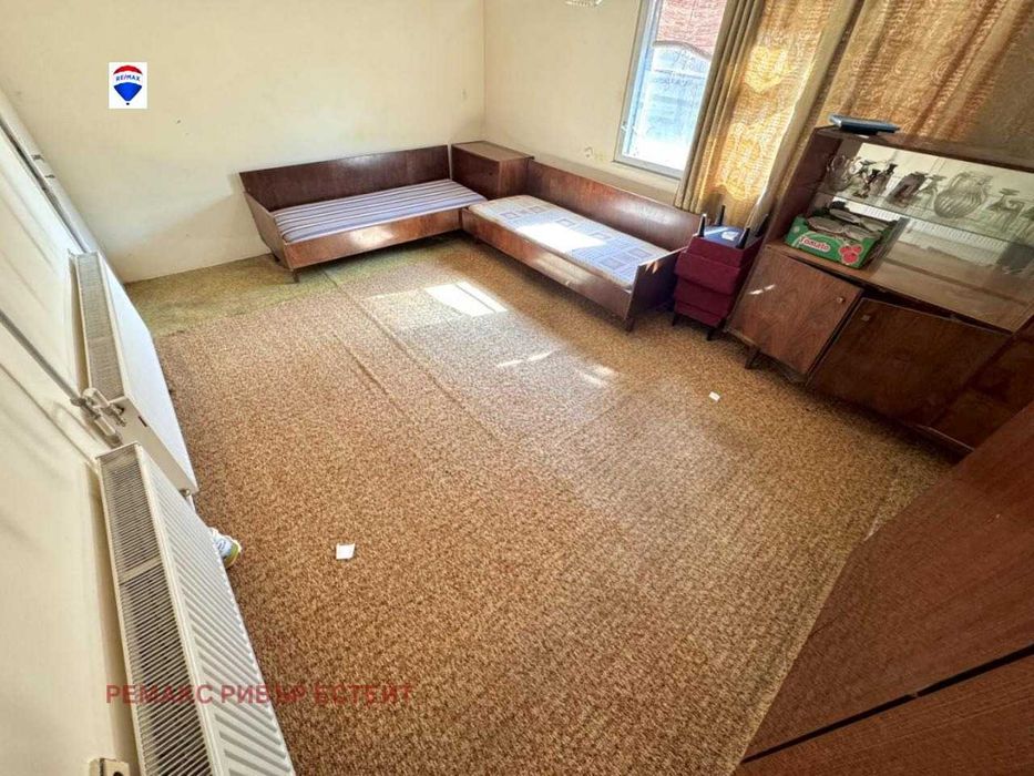 Къща на два етажа за продажба  в гр. Две могили