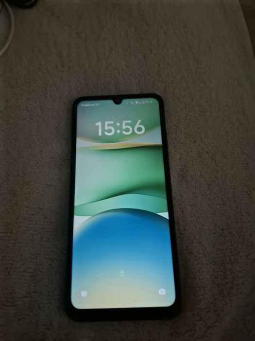 Vând telefon redmi A5 2025 august    fara defecte stare foarte bună se vinde cu husă,  baterie 2 zile