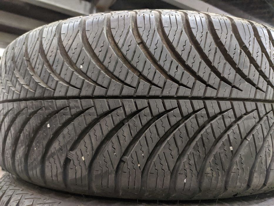 2бр Всесезонни гуми 185 55 15 - Goodyear