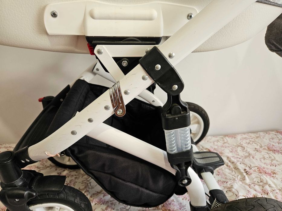 Бебешка количка Lorelli Mia 3 в 1