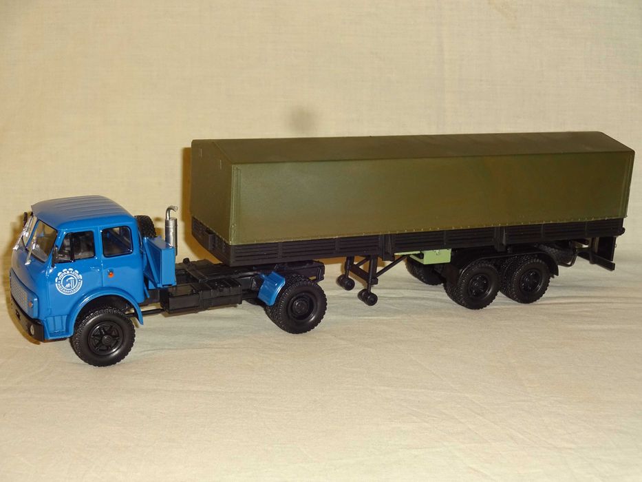 Масштабные модели 1/43 продам.