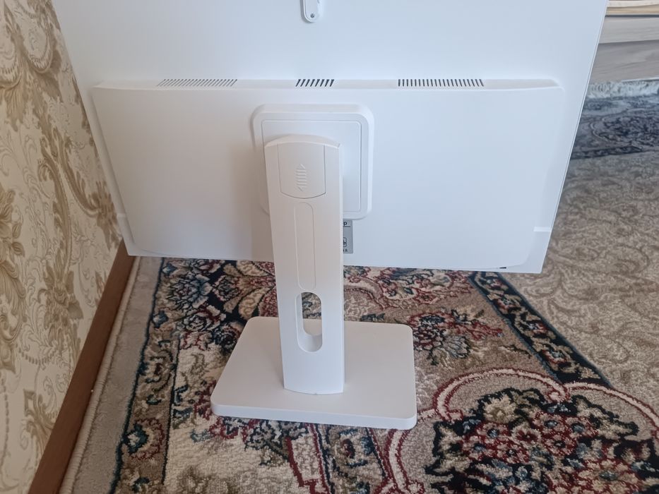 - Моноблок P24 h610 24"
- Процессор: i5-12400
-