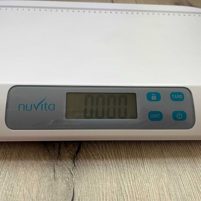 Бебешка електронна везна / кантар Nuvita 1310