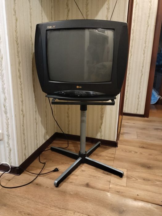 Продам телевизор LG