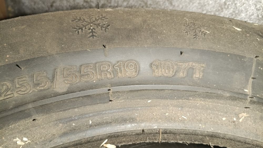Продам шины на 19