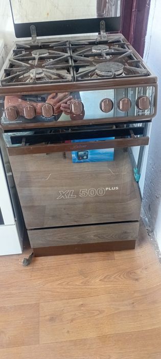 Продам газ плиту Кайзер