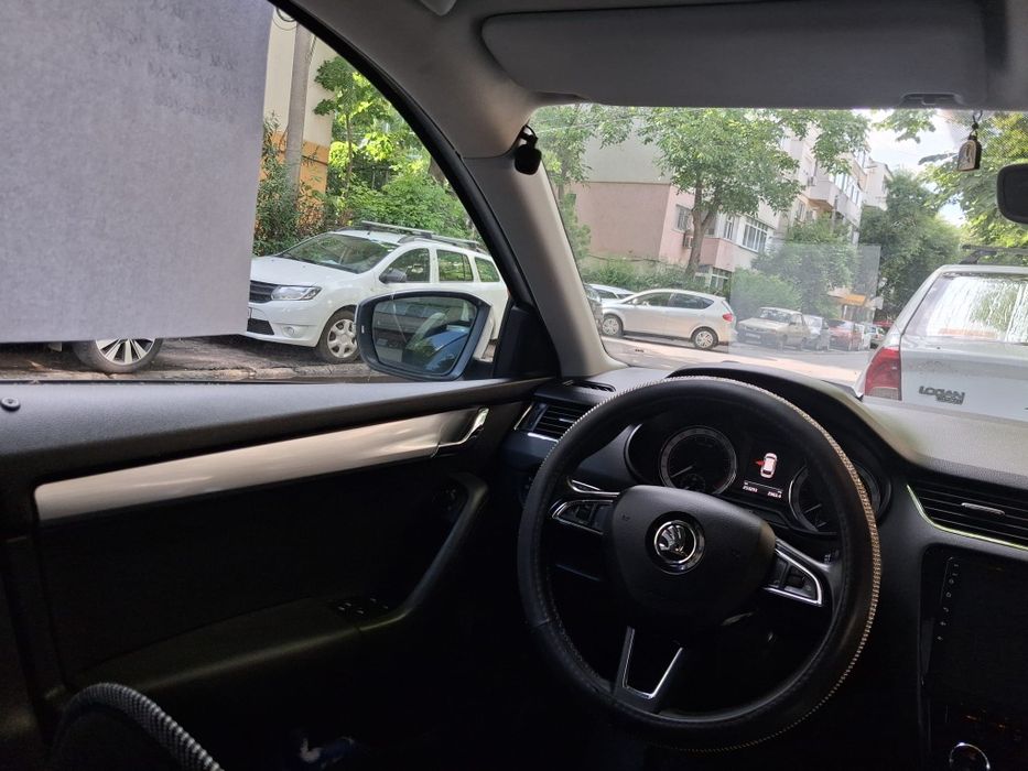 Vând Skoda Octavia