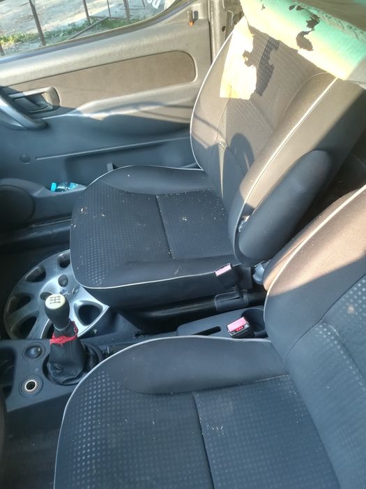 Пешо партнер на части