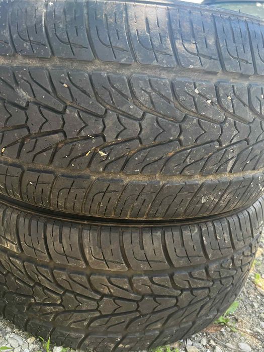 Vand 2 anevelope 275/40 zr20 de iarnă!