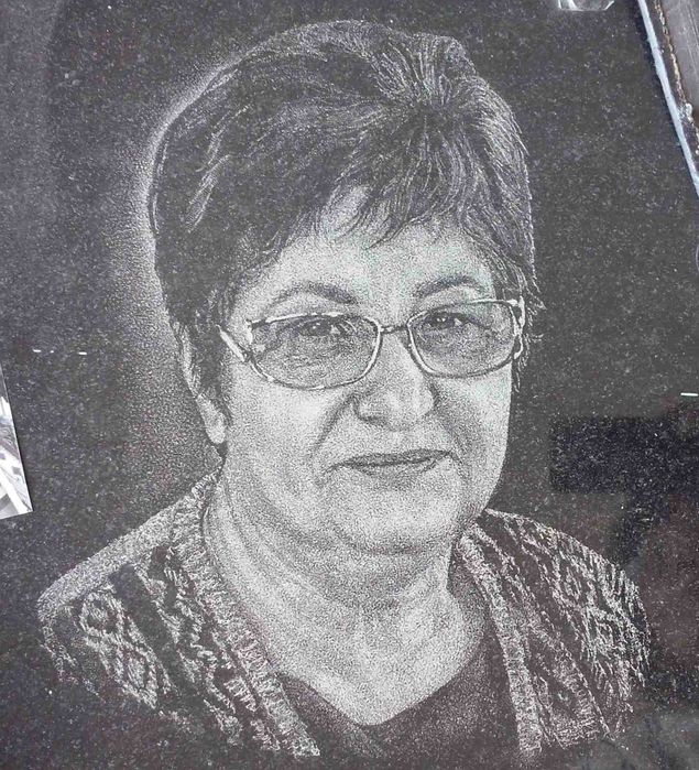 Рисувани портрети за надгробни паметници