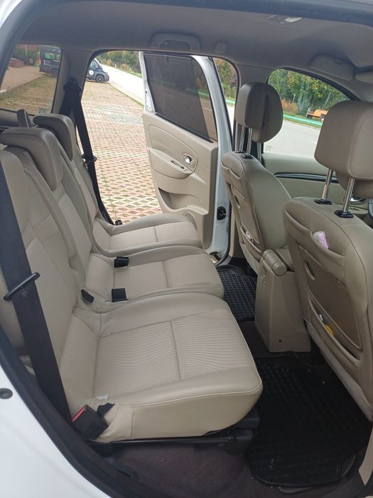 Vând renault grande scenic
