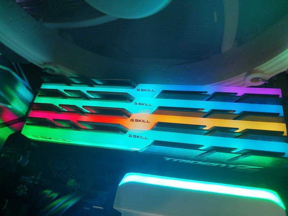 16GB DDR4 3200Mhz CL14 - G.Skill TridentZ RGB