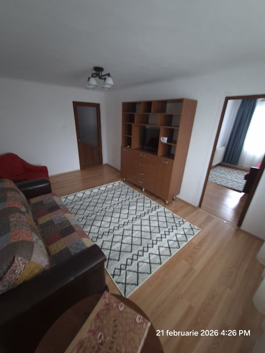 Inchiriez apartament 3 camere