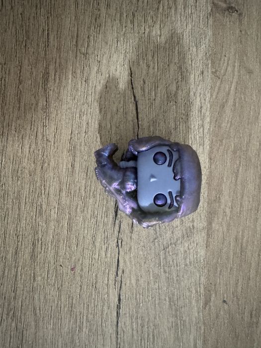 Vând figurine Stranger Things kinder joy