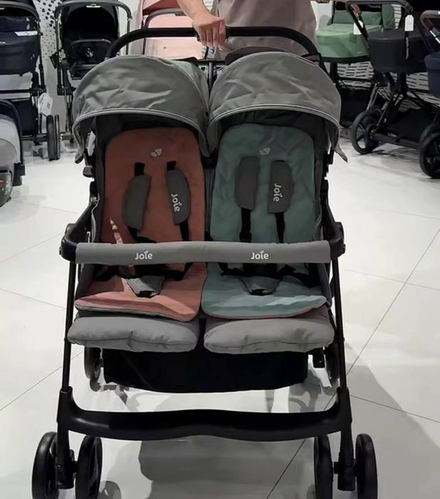 Продается коляска 2х местный