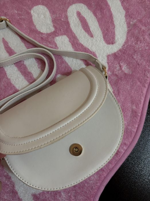 Бяла чанта – рядко използвана