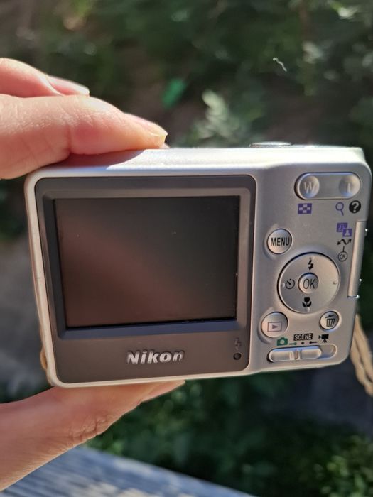 Компактен дигитален фотоапарат NIKON COOLPIX L4