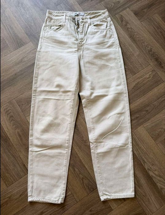 Светлобежови дамски дънки ZARA с висока талия / EUR 36 (S)
